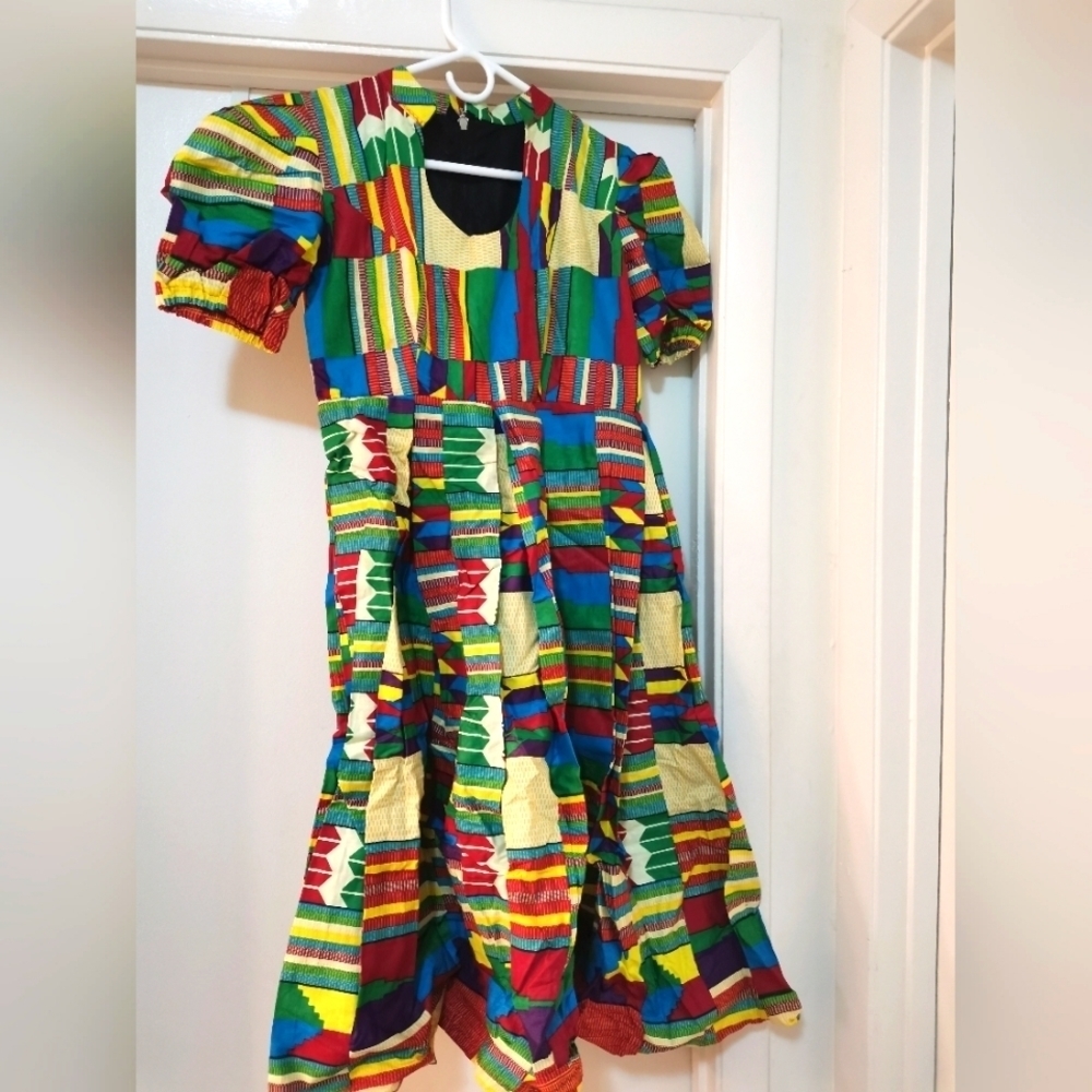 AFRICAN HANDMADE MULTICOLORE DRESS.